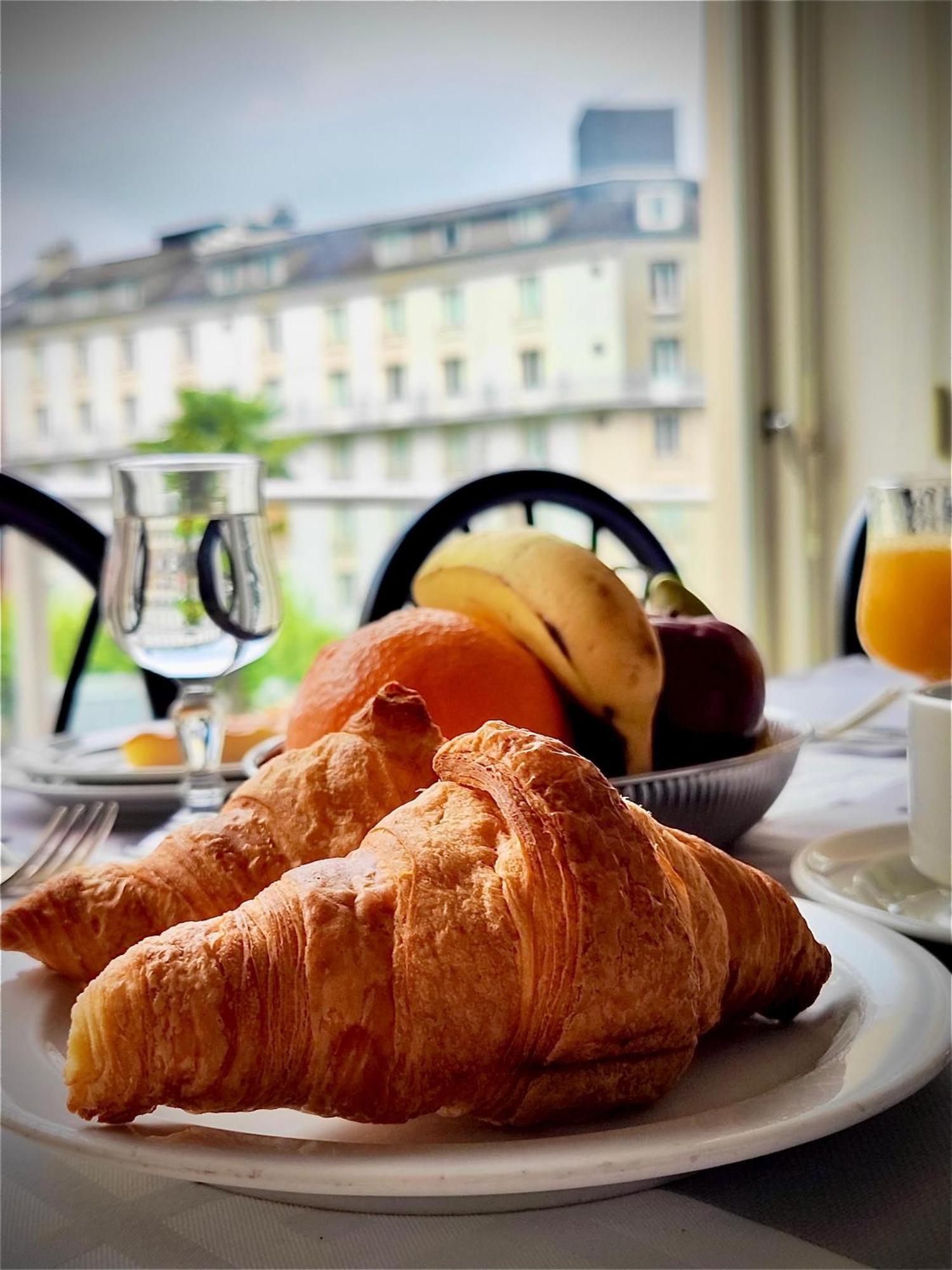 Hotel De Lisieux 3*